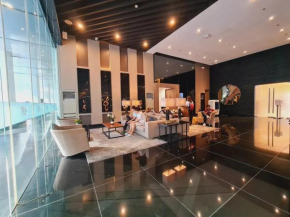 Makati Ayala luxury Stylish Uncle Sam condo Gym Swim Park 300 Mb 2641